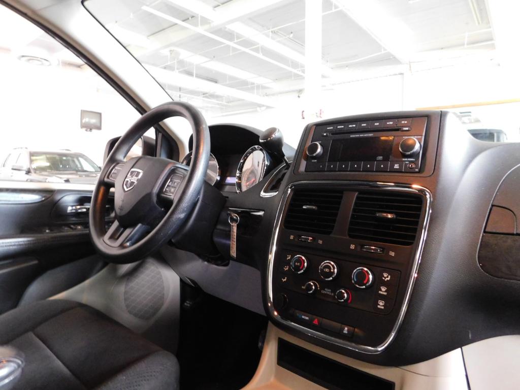 2013 Dodge Grand Caravan SXT - Image 3