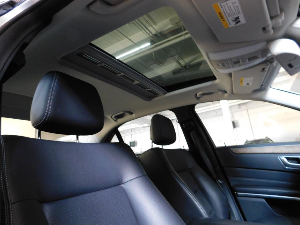 Photo 4 of 2014 Mercedes-Benz E-Class E350 4MATIC