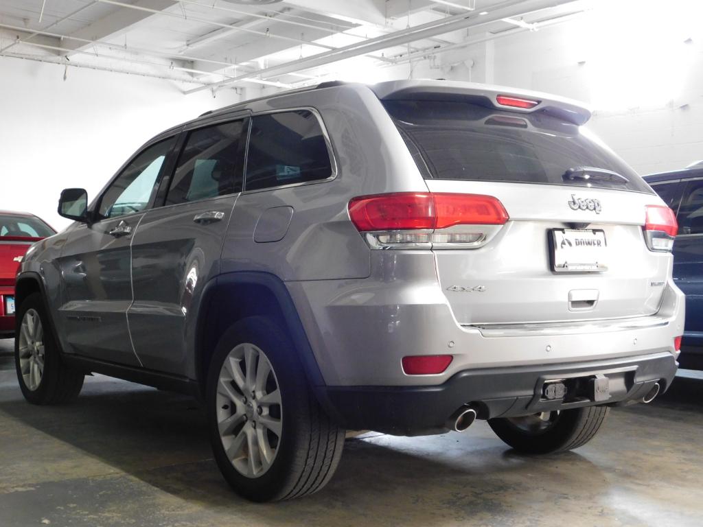 Photo 2 of 2017 Jeep Grand Cherokee Limited