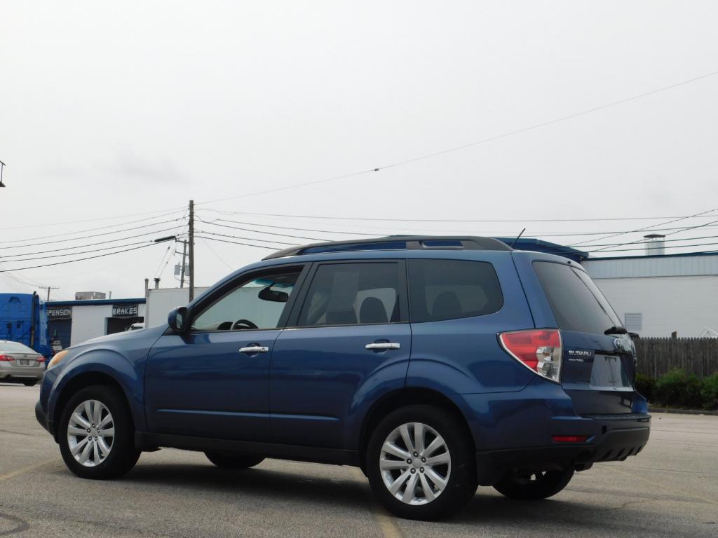Photo 2 of 2013 Subaru Forester 2.5X Premium