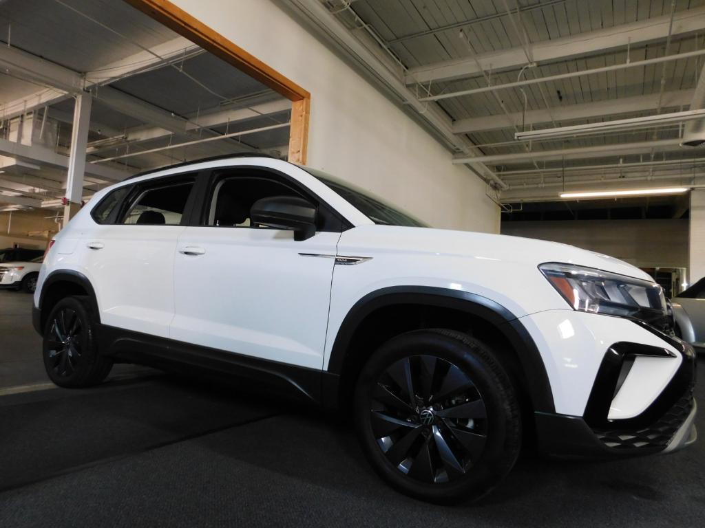 Photo 5 of 2022 Volkswagen Taos S