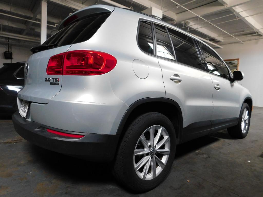Photo 5 of 2015 Volkswagen Tiguan SE 4Motion