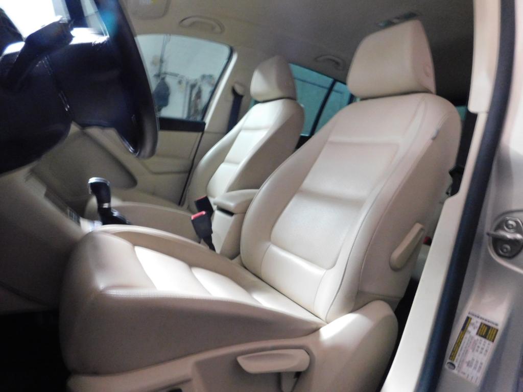 Photo 4 of 2015 Volkswagen Tiguan SE 4Motion