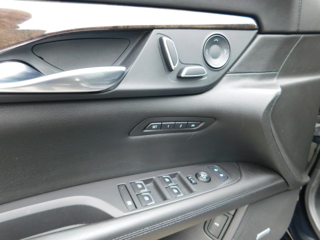 2011 Cadillac CTS Luxury photo 16
