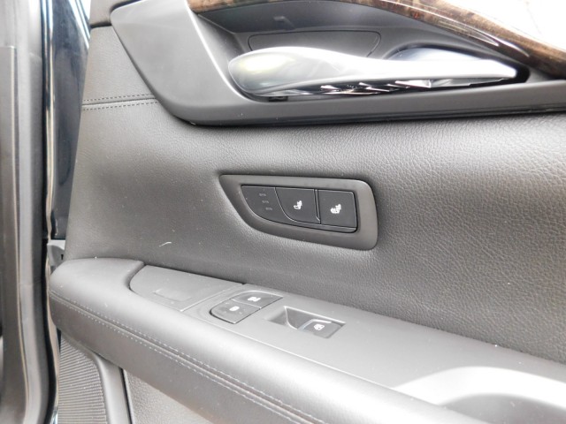 2011 Cadillac CTS Luxury photo 21
