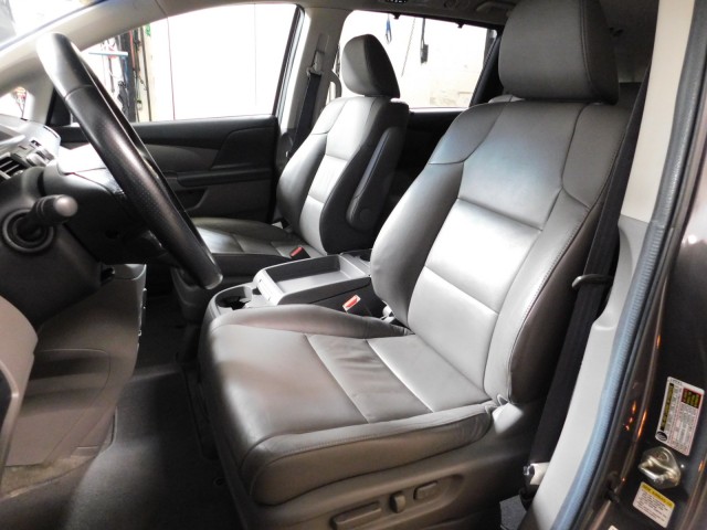 2012 Honda Odyssey Touring Elite photo 3