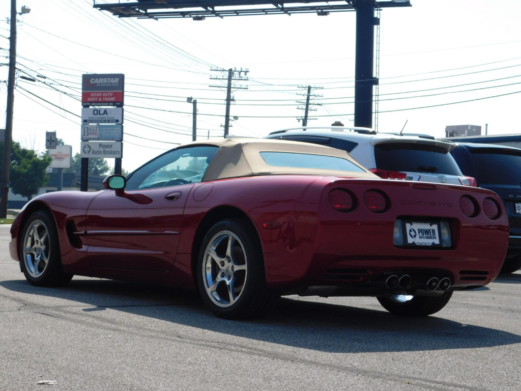 2002 Chevrolet Corvette Base photo 2