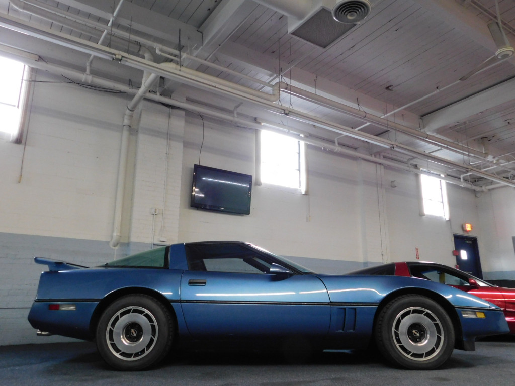 1984 Chevrolet Corvette Base photo 2