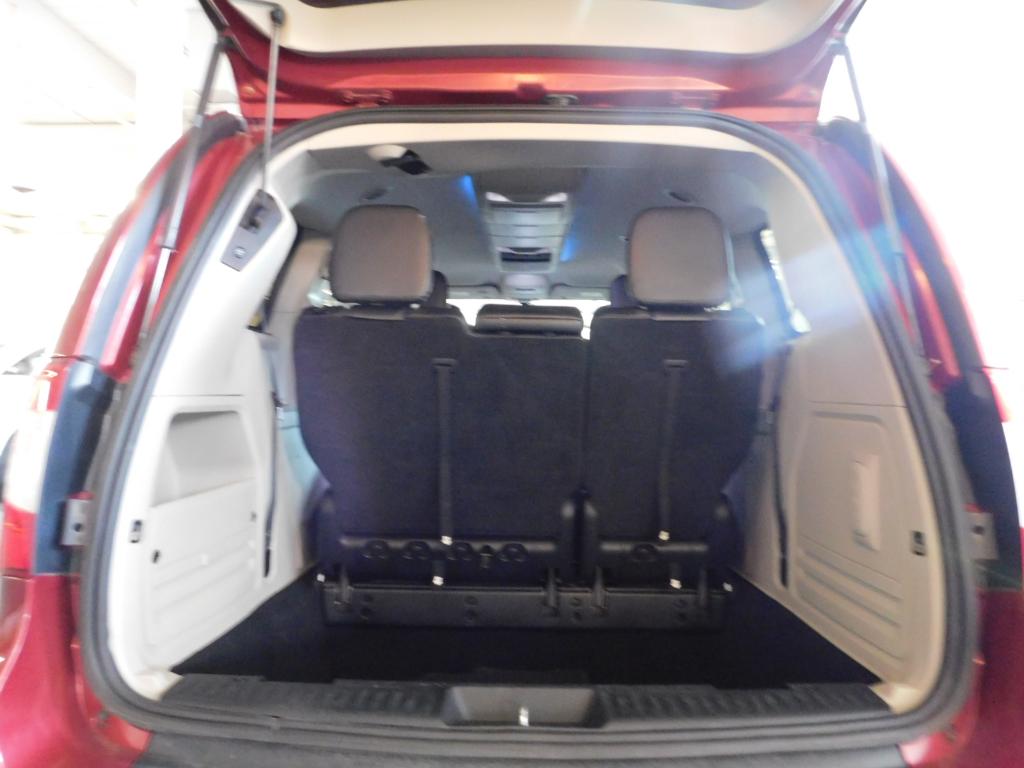 2013 Chrysler Town & Country Touring-L - Photo 14