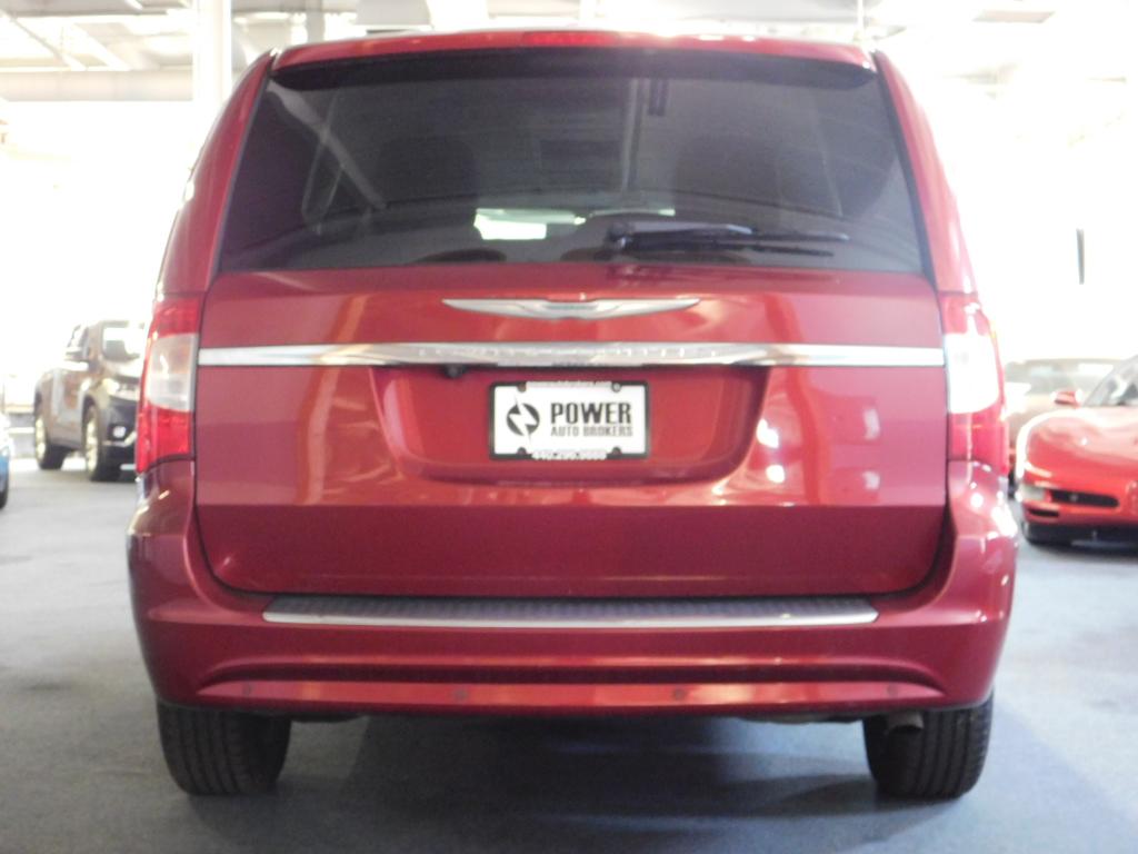 2013 Chrysler Town & Country Touring-L - Photo 7
