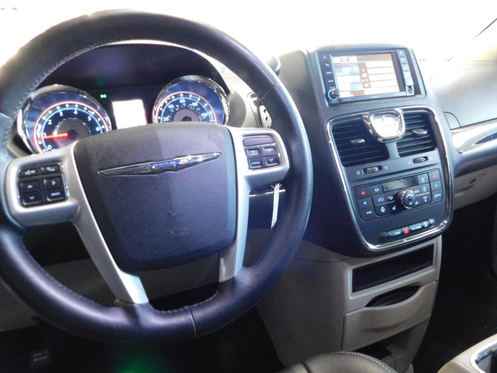 Photo 3 of 2013 Chrysler Town and Country Touring-L