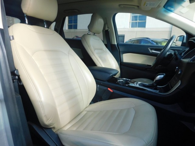 2016 Chevrolet Equinox LS photo 10