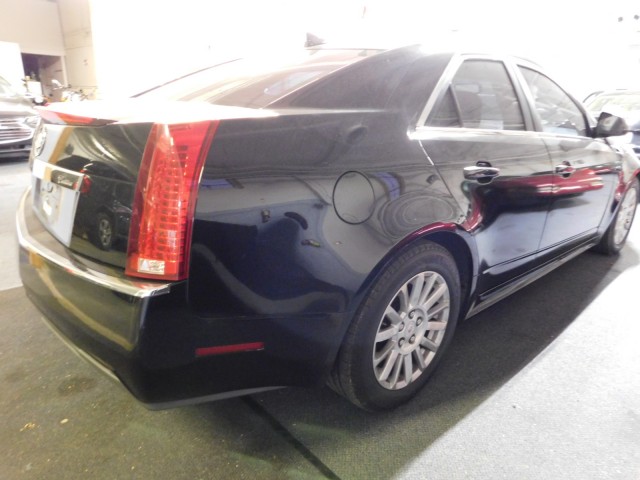 2011 Cadillac CTS Luxury photo 3