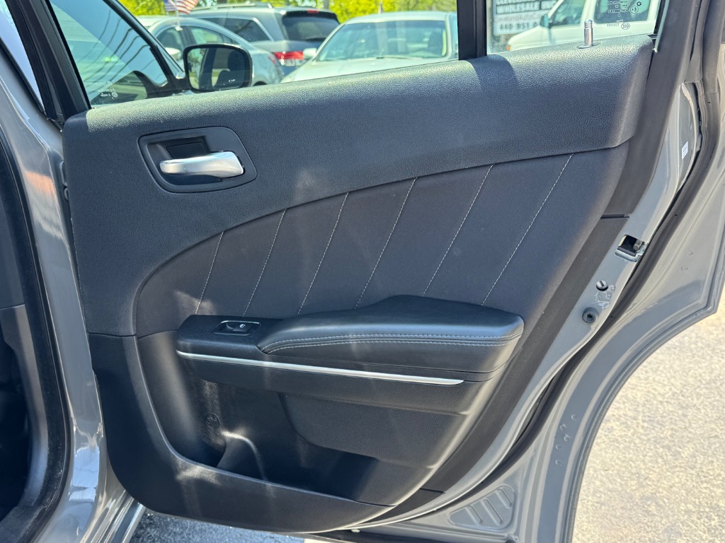 2017 Dodge Charger SXT - Photo 17