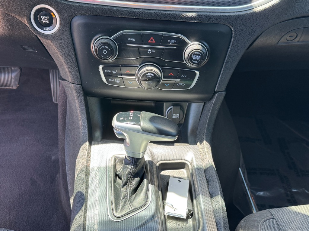 2017 Dodge Charger SXT - Photo 24