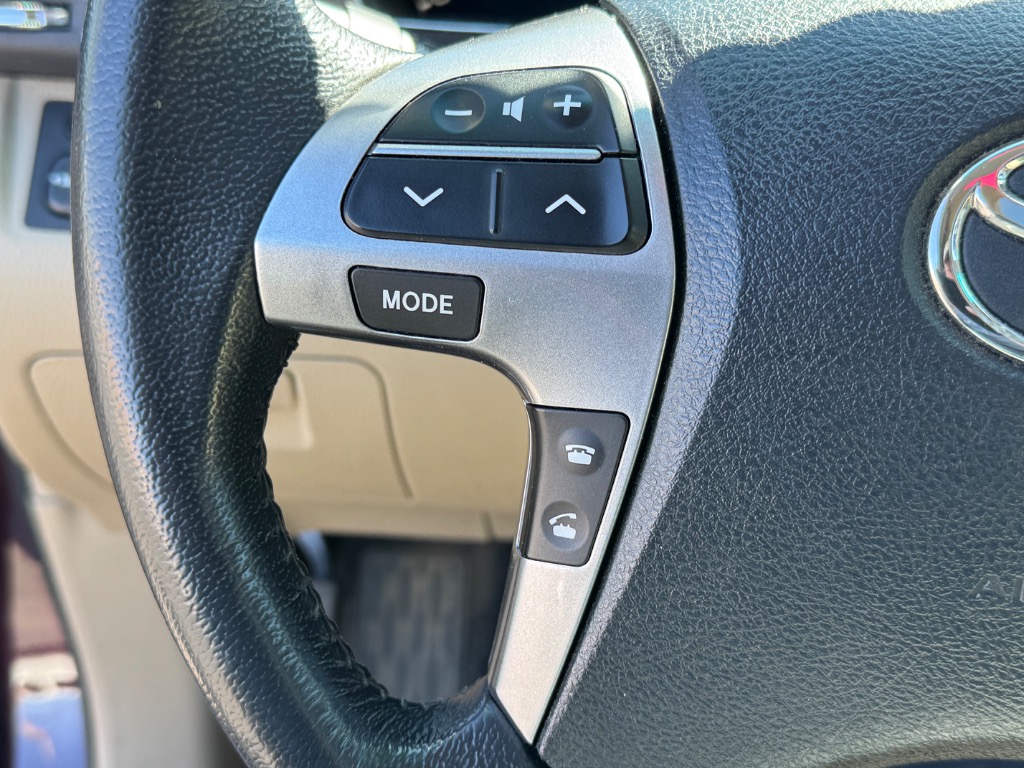 2011 Toyota Highlander SE - Photo 22