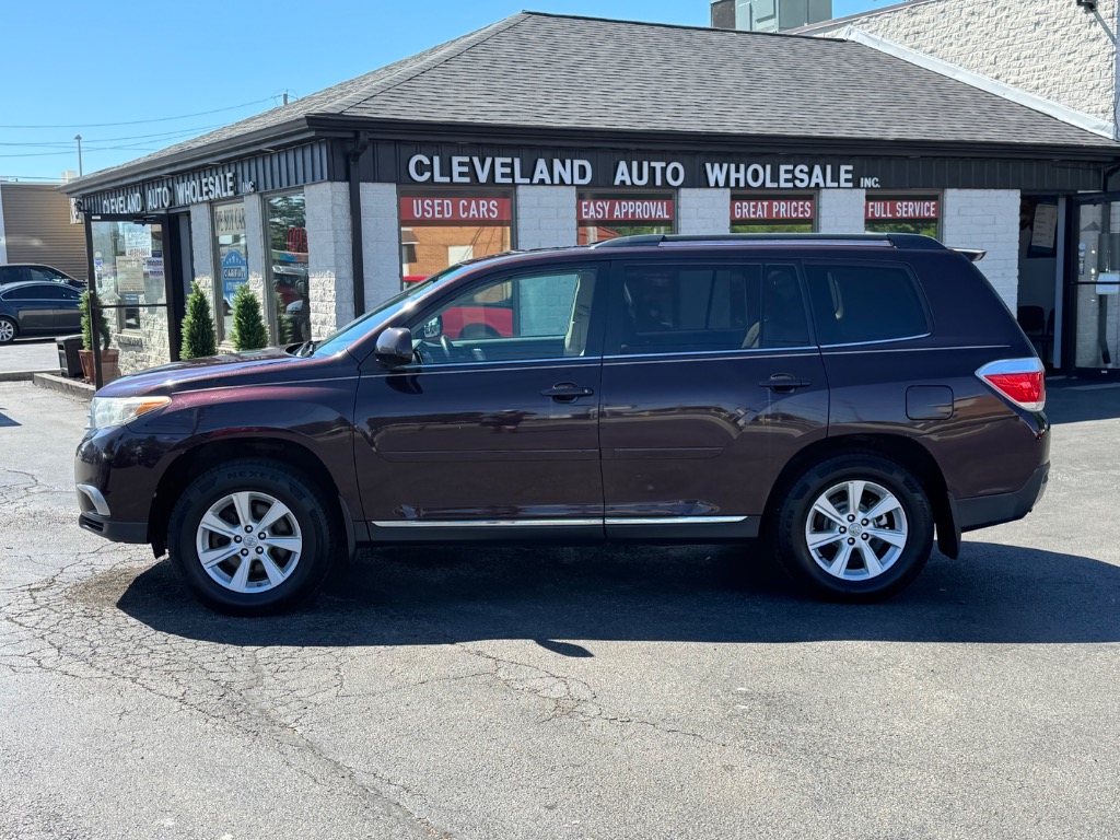 2011 Toyota Highlander SE - Image 2