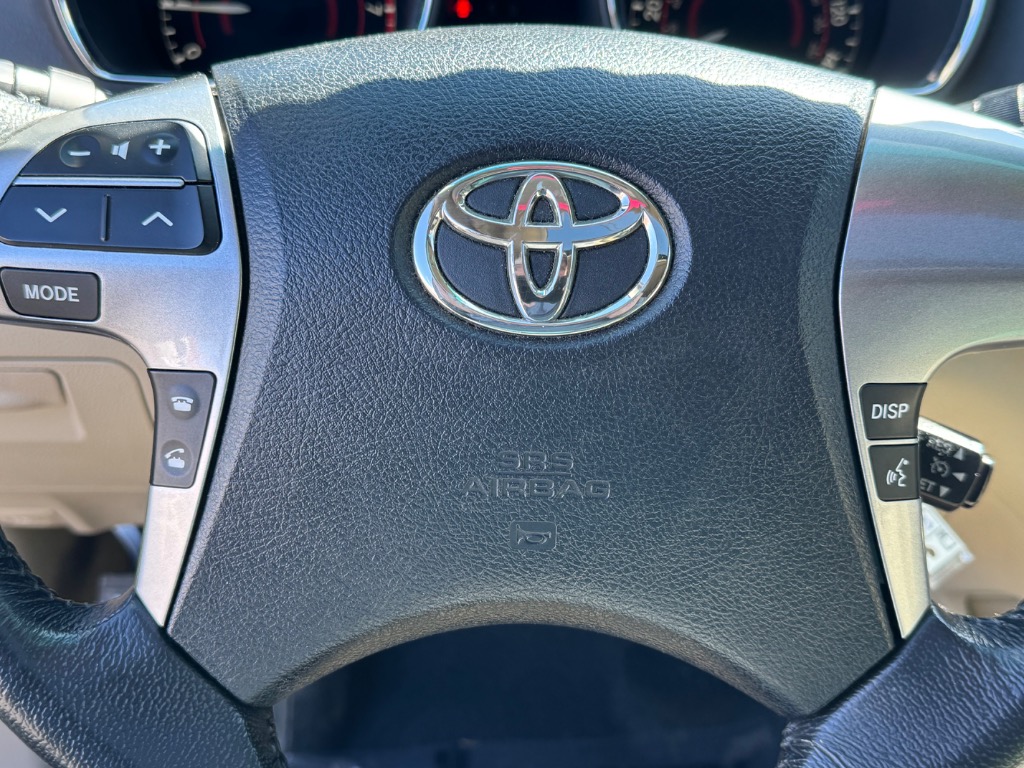 2011 Toyota Highlander SE - Photo 21