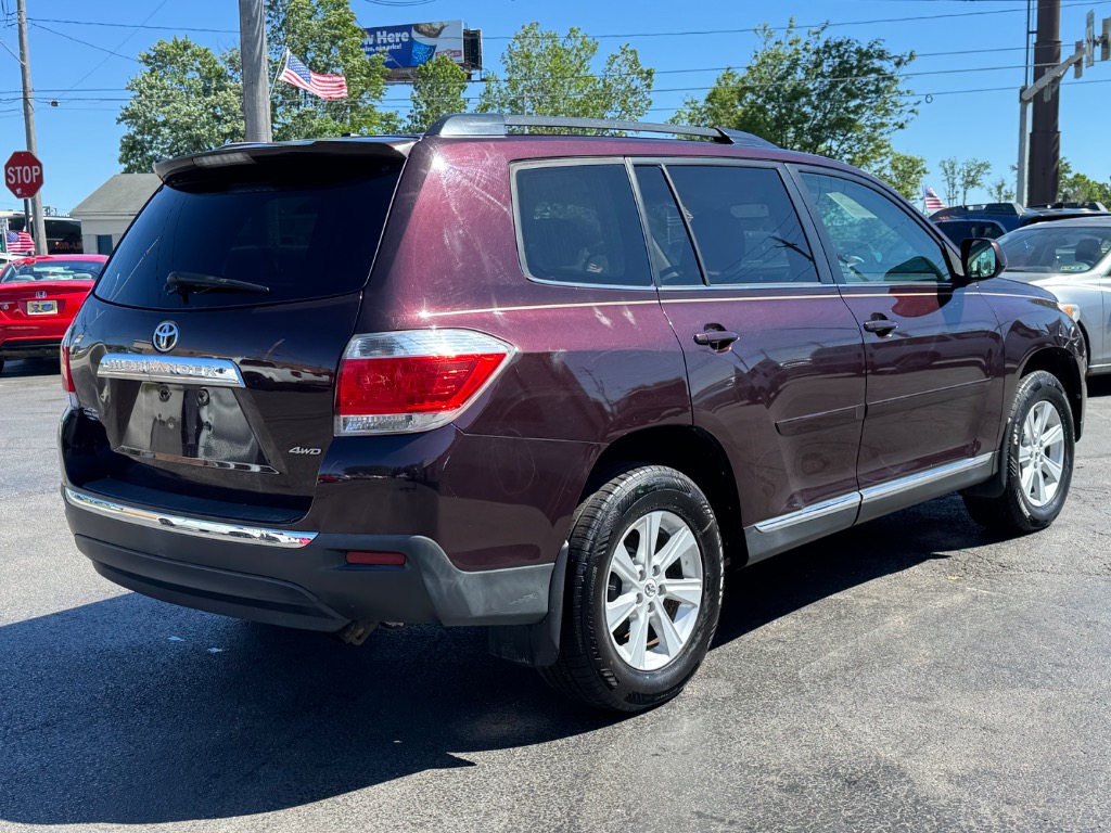 2011 Toyota Highlander SE - Image 5