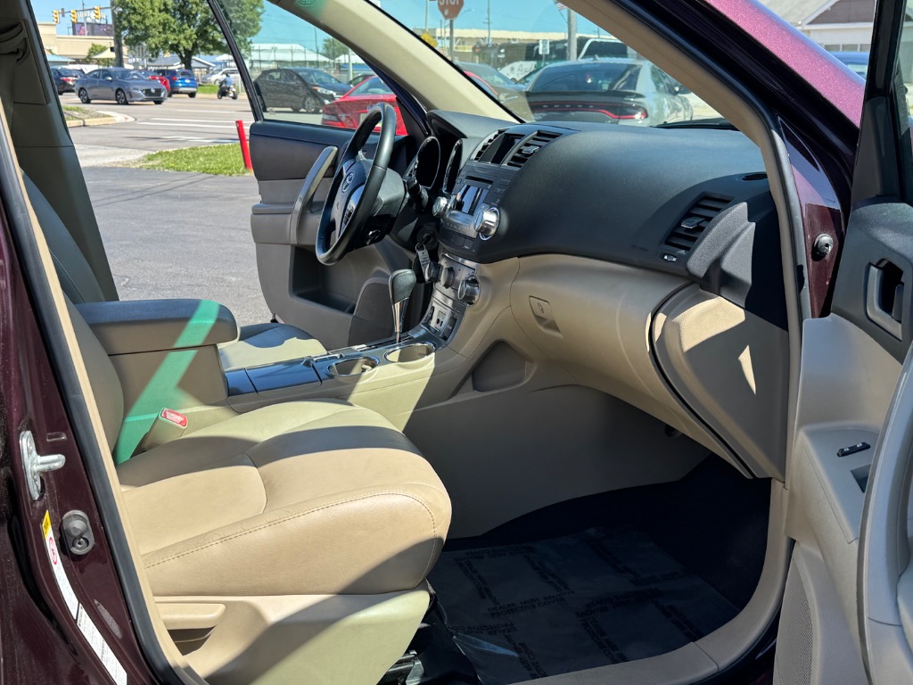 2011 Toyota Highlander SE - Photo 18
