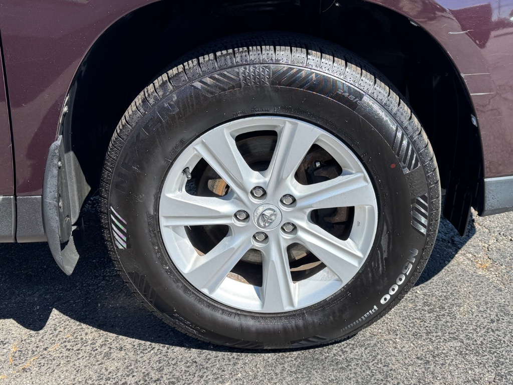 2011 Toyota Highlander SE - Photo 10