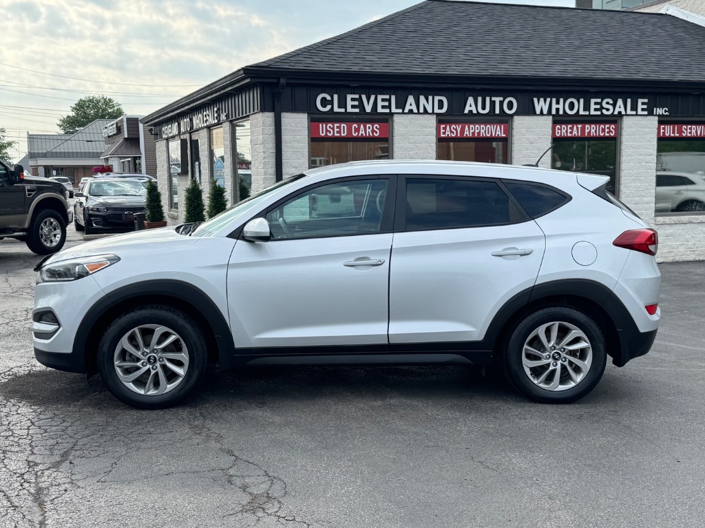 2016 Hyundai TUCSON SE - Image 2