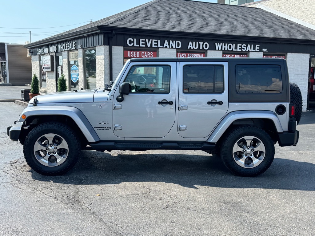 2016 Jeep Wrangler Unlimited Sahara - Image 2