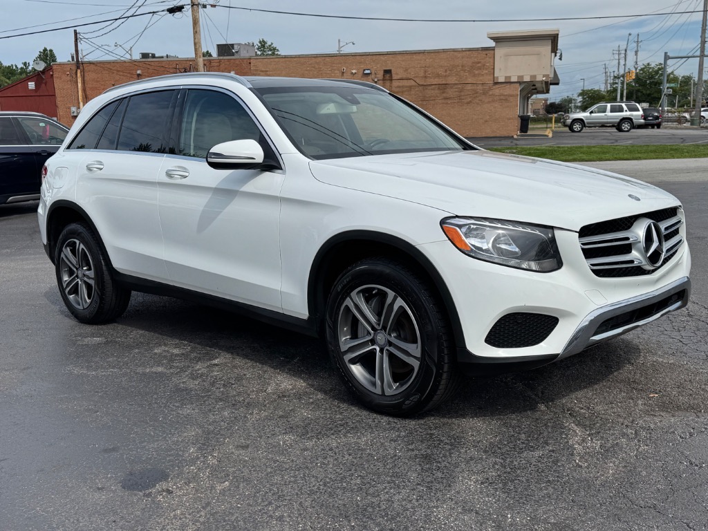 Photo 4 of 2017 Mercedes-Benz GLC GLC 300 4MATIC