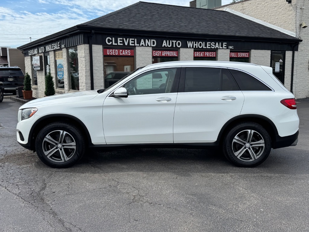 Photo 2 of 2017 Mercedes-Benz GLC GLC 300 4MATIC