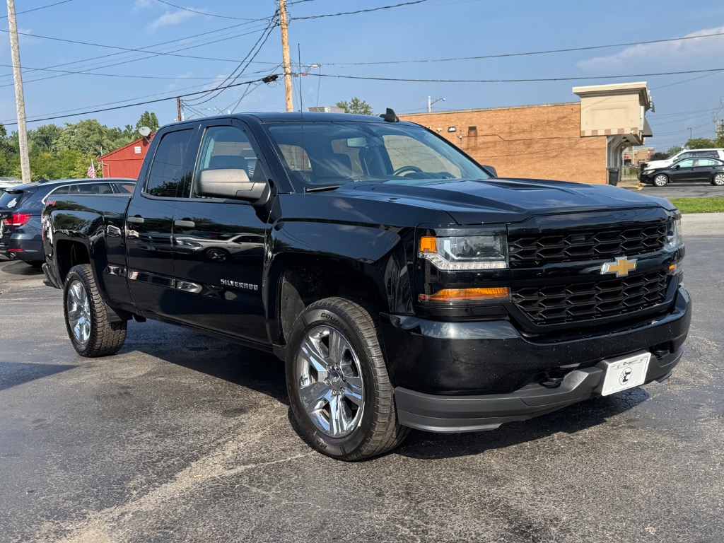 Photo 3 of 2019 Chevrolet Silverado 1500 LD Custom
