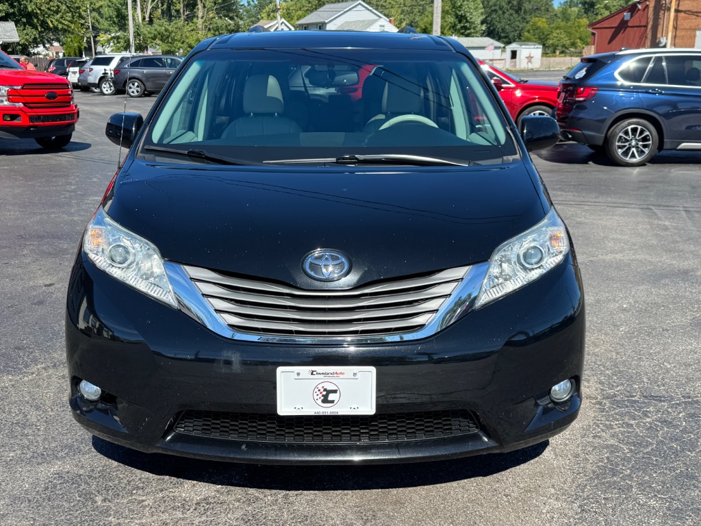 Photo 3 of 2012 Toyota Sienna XLE 7-Passenger Auto Access Seat