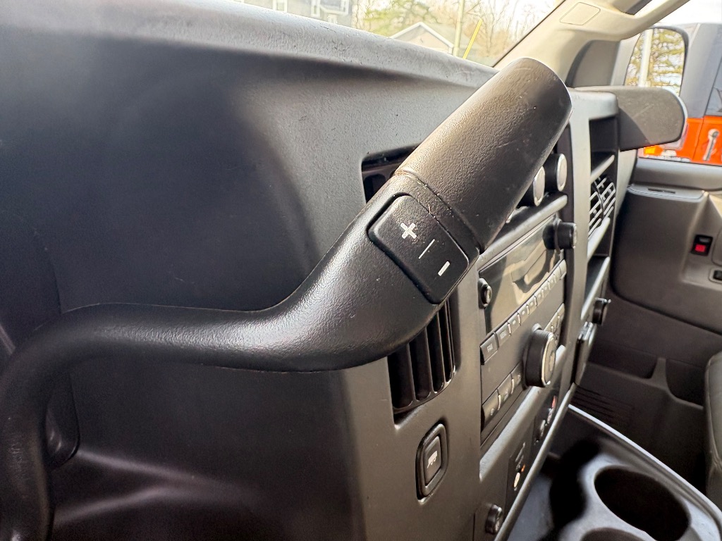 2017 Chevrolet Express Cargo Work Van - Photo 24