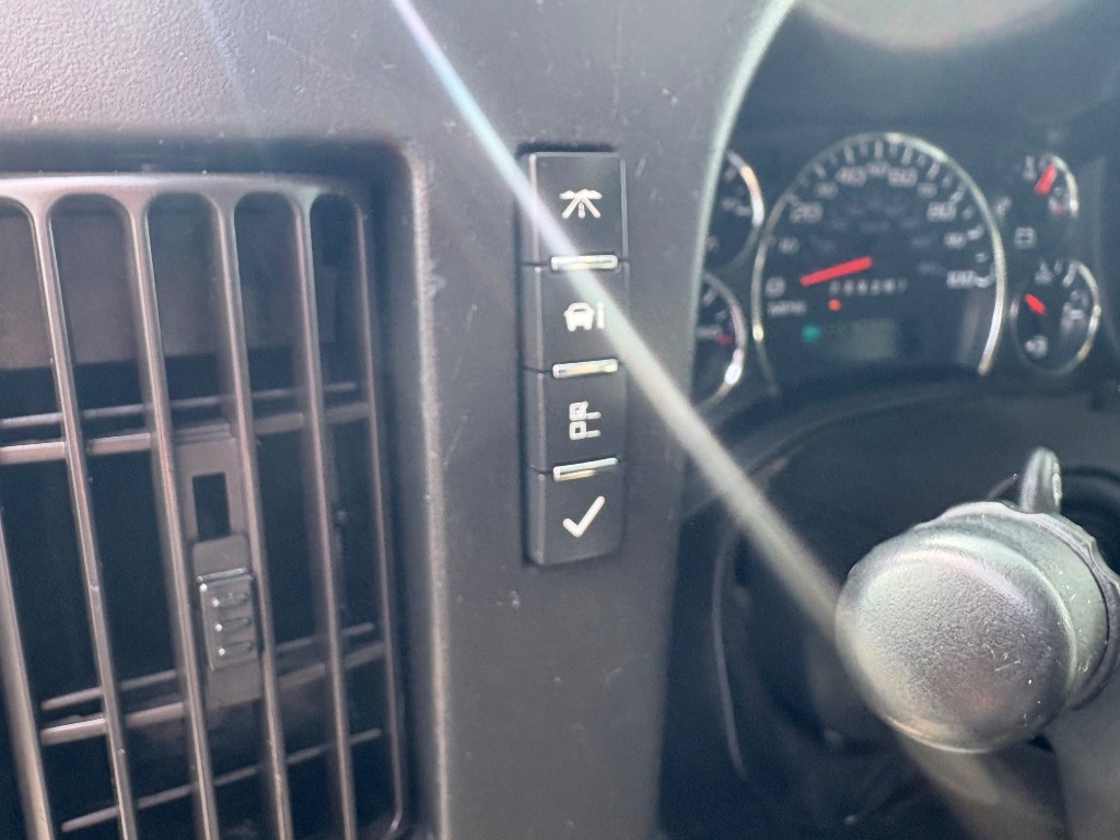 2017 Chevrolet Express Cargo Work Van - Photo 14