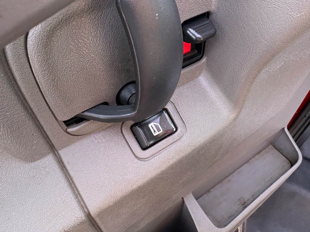 2017 Chevrolet Express Cargo Work Van - Photo 19