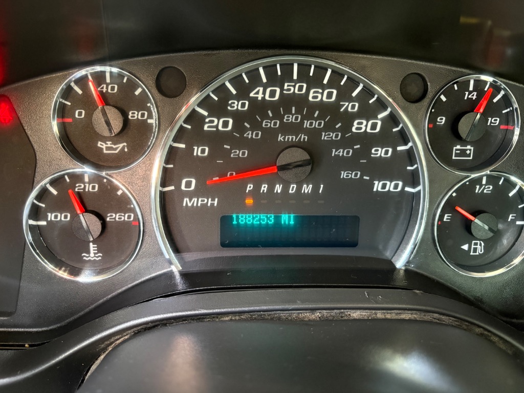 2017 Chevrolet Express Cargo Work Van - Photo 9