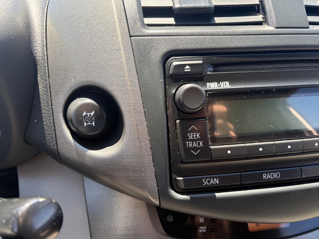 2012 Toyota RAV4 Base - Photo 21