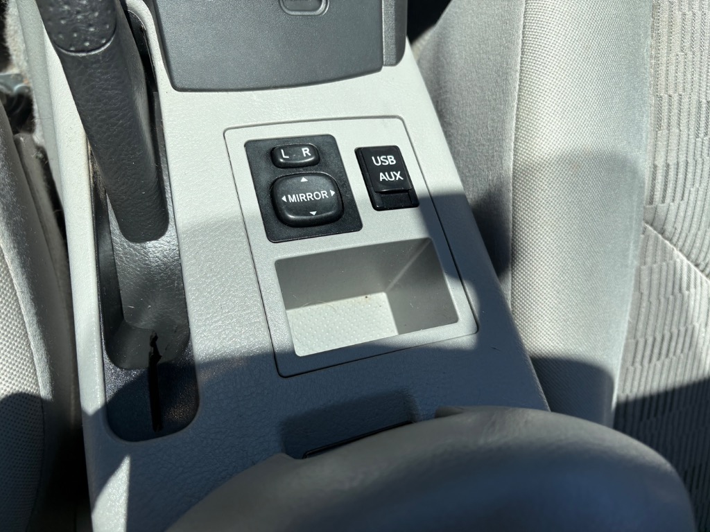 2012 Toyota RAV4 Base - Photo 26