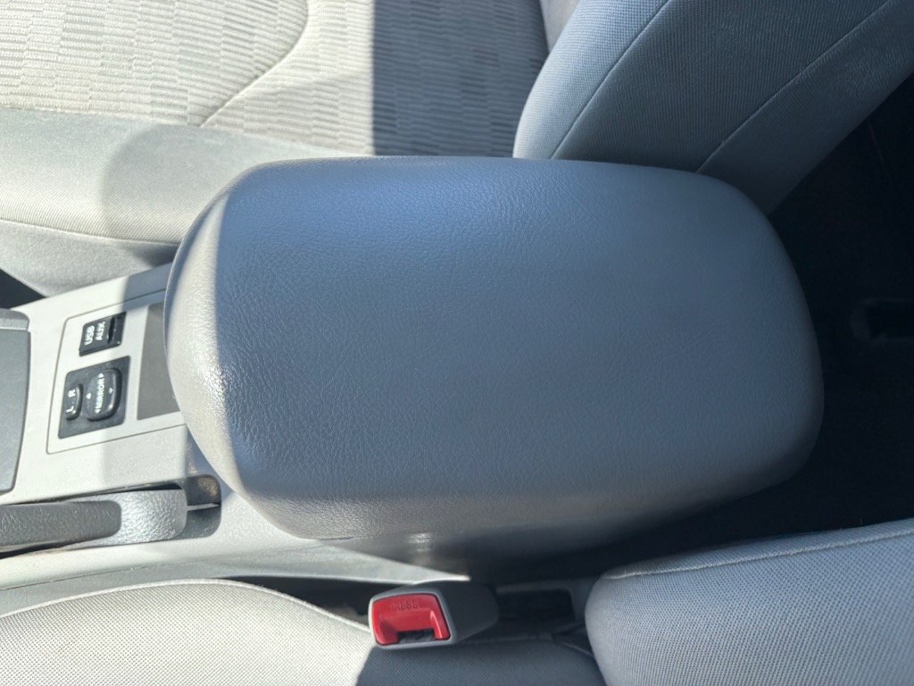 2012 Toyota RAV4 Base - Photo 25