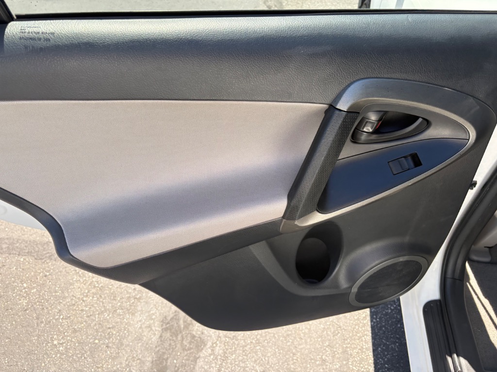 2012 Toyota RAV4 Base - Photo 35