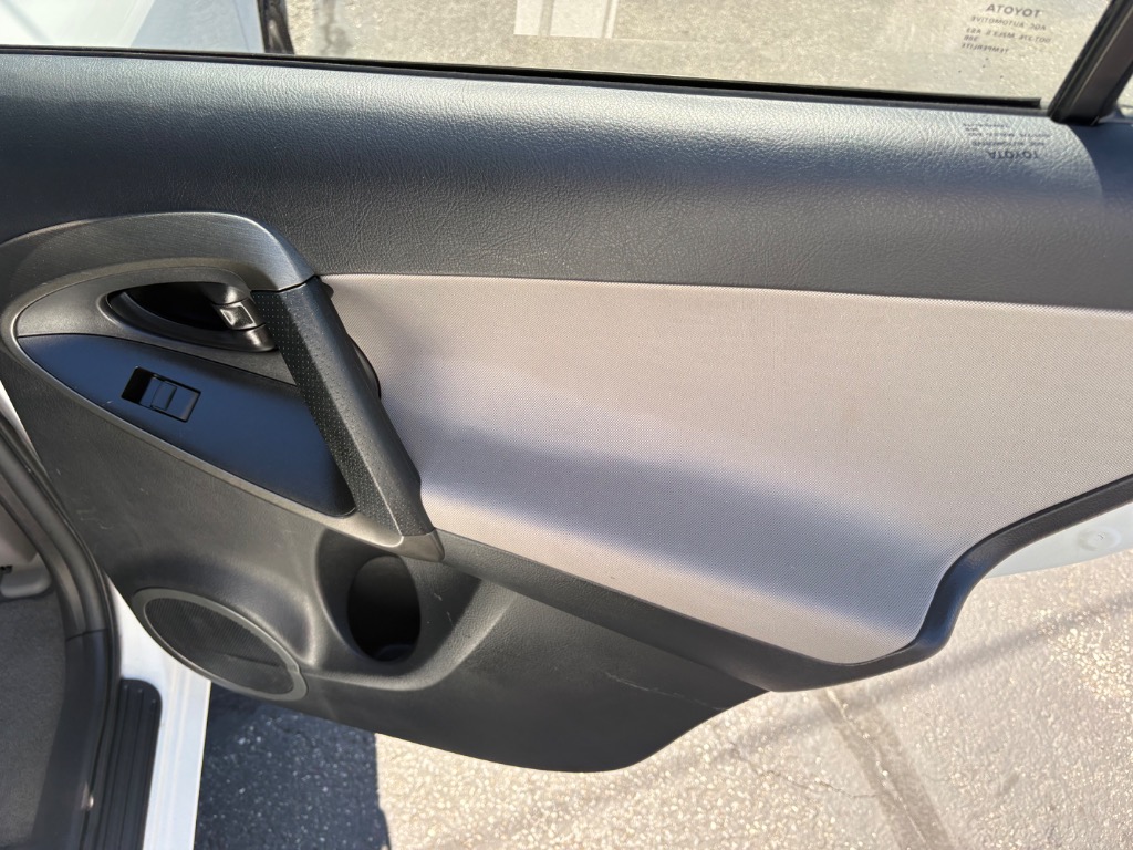2012 Toyota RAV4 Base - Photo 29