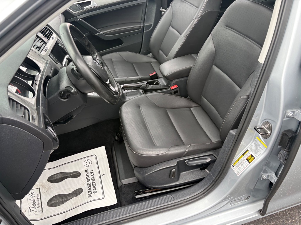 2015 Volkswagen Golf SportWagen 10