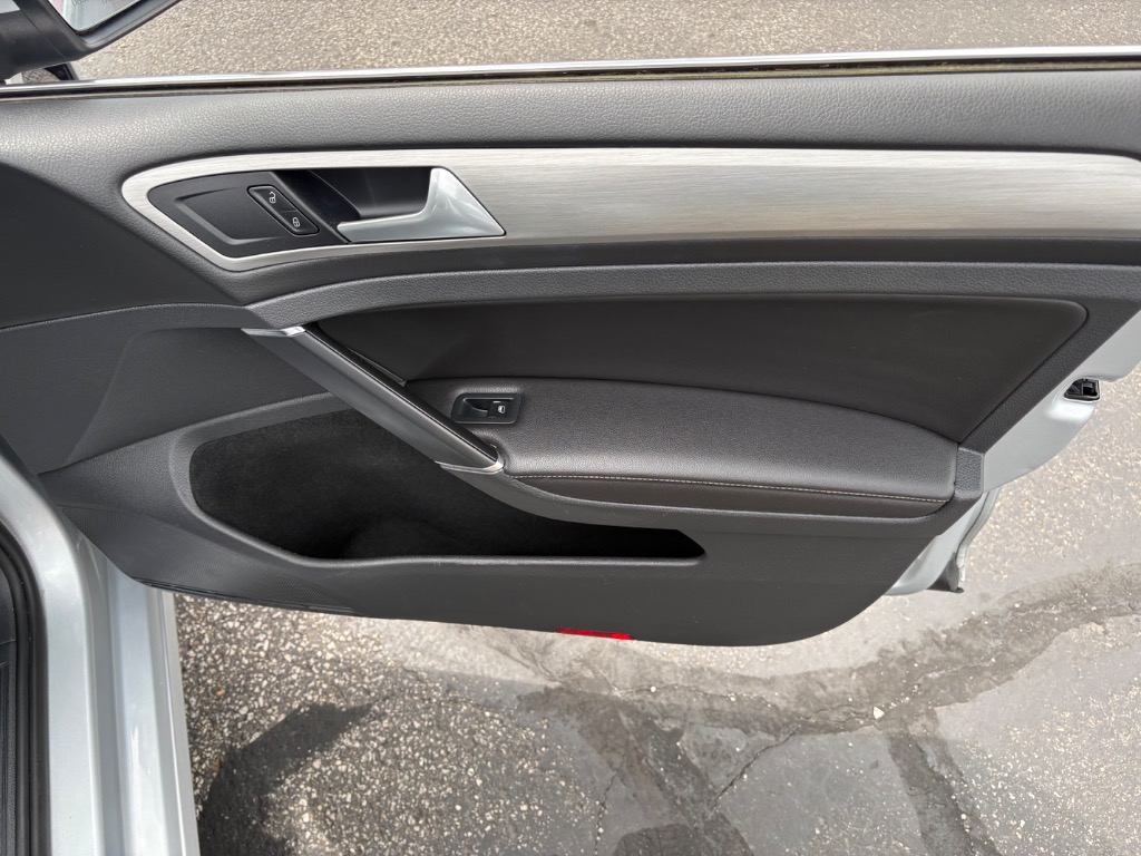 2015 Volkswagen Golf SportWagen 35