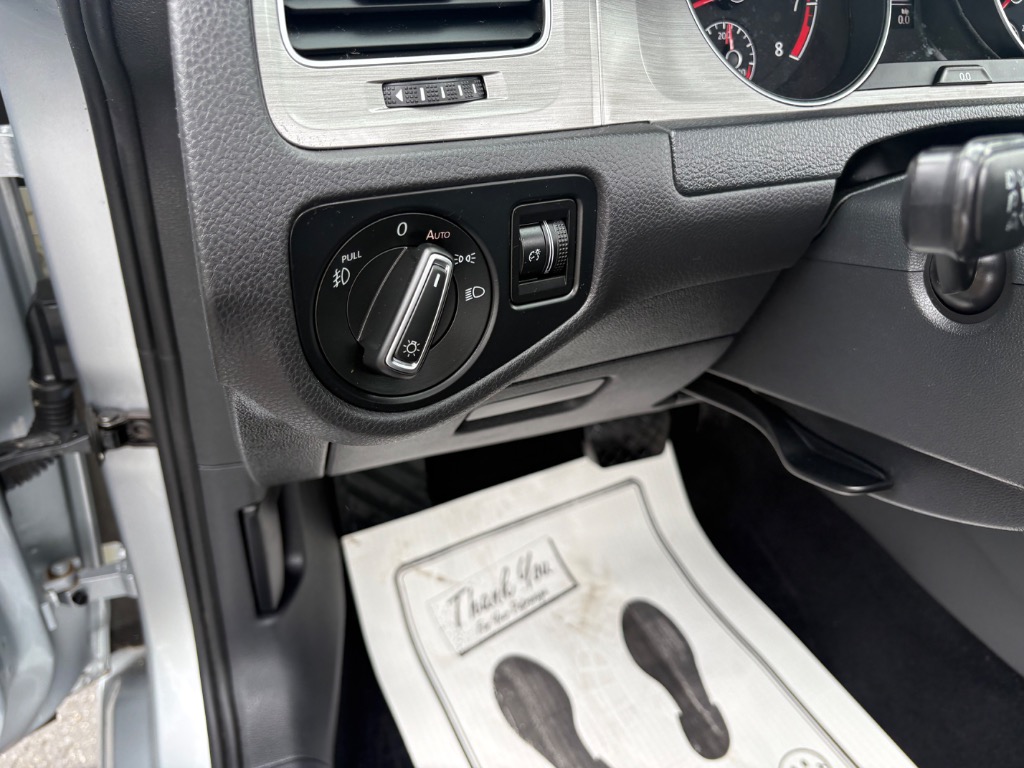 2015 Volkswagen Golf SportWagen 18
