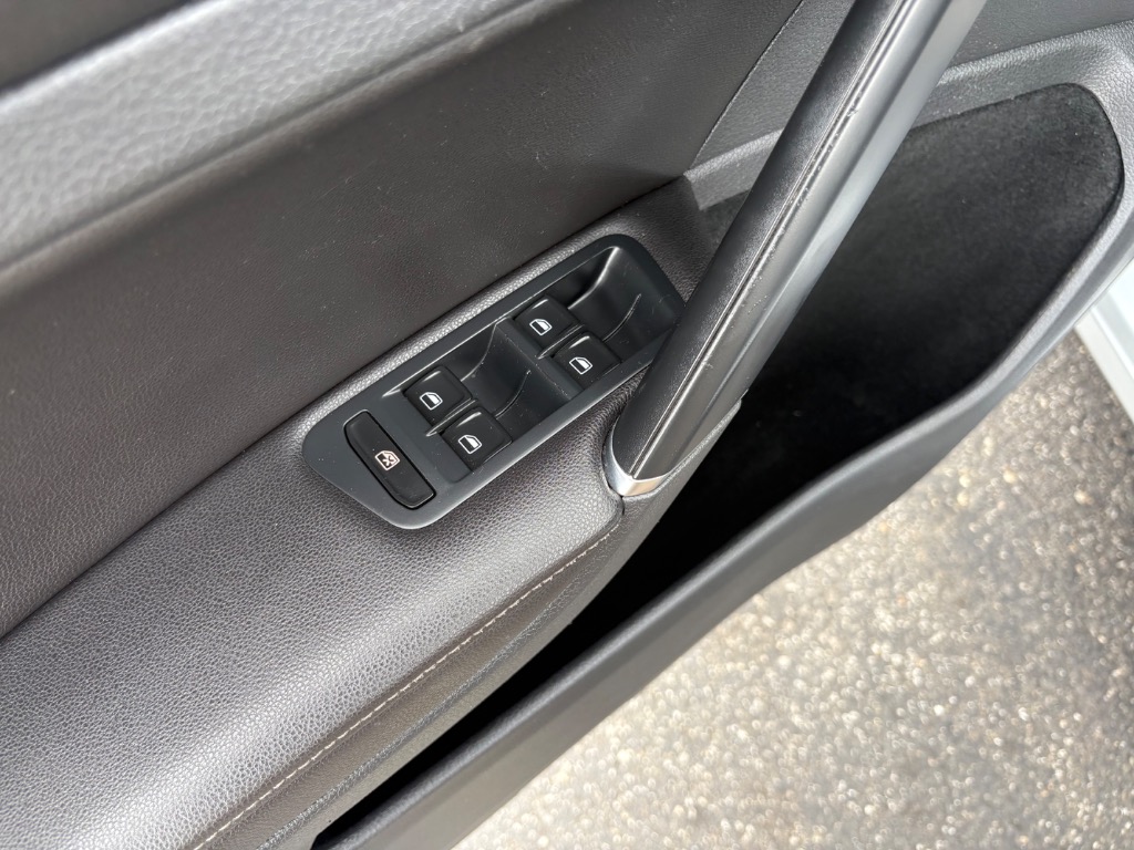 2015 Volkswagen Golf SportWagen 20