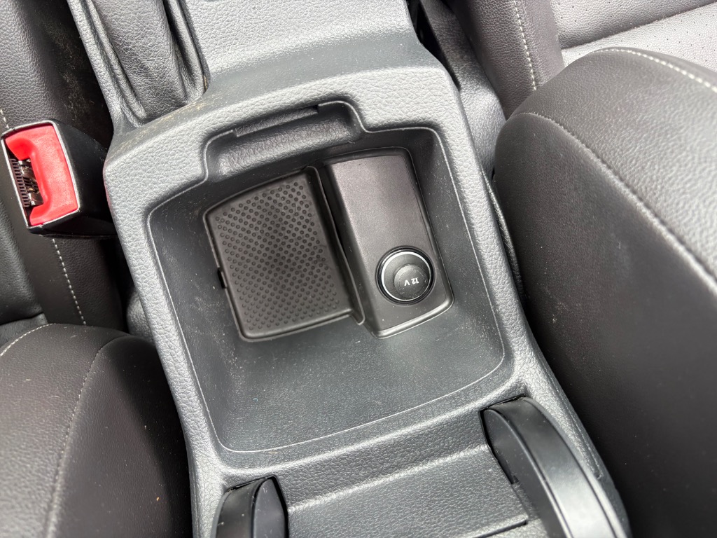 2015 Volkswagen Golf SportWagen 28