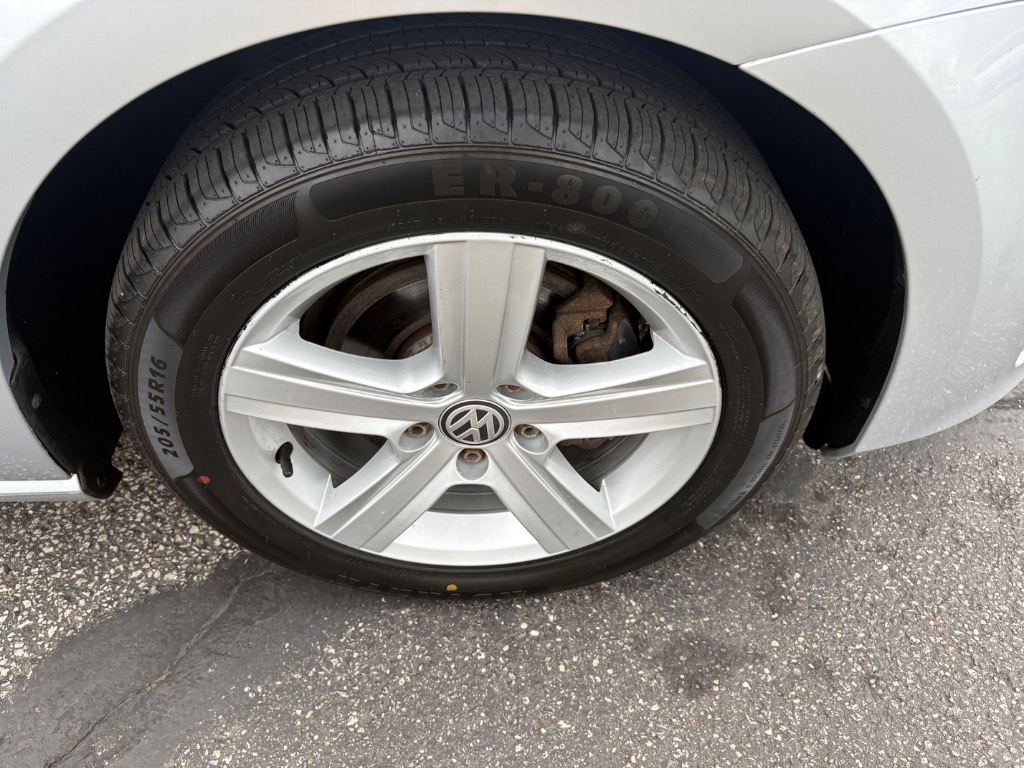 2015 Volkswagen Golf SportWagen 54