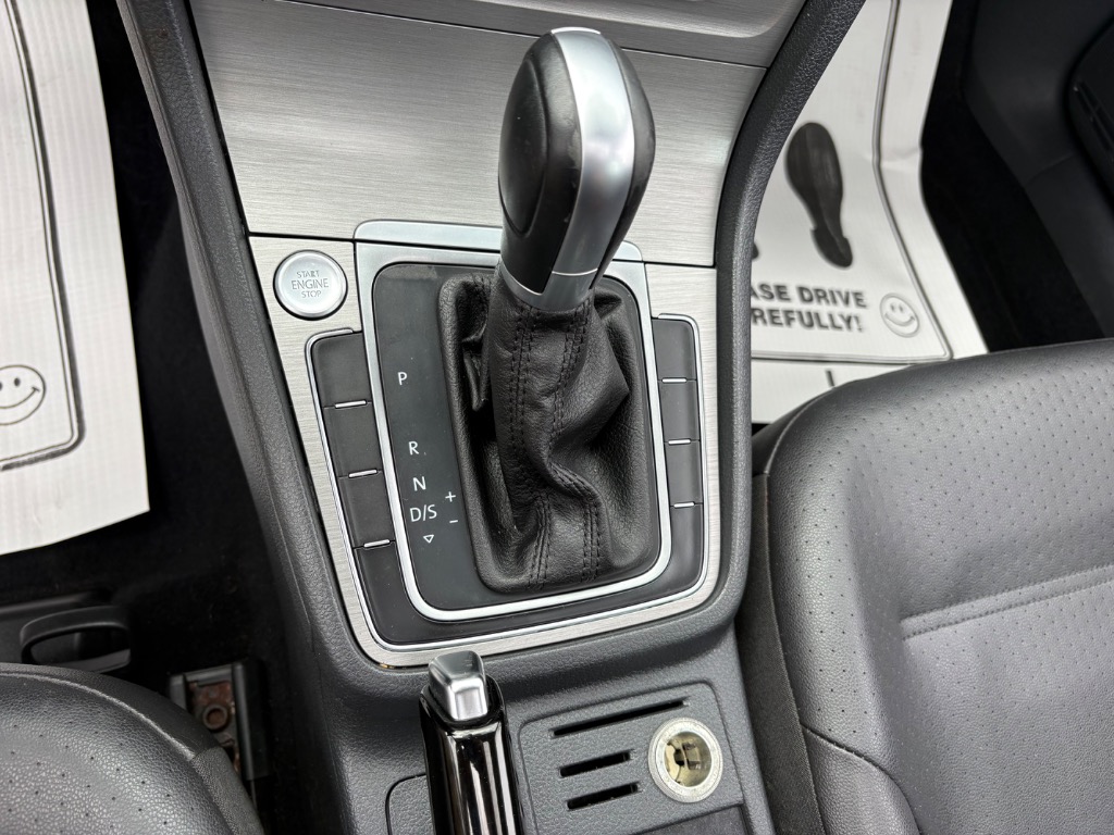 2015 Volkswagen Golf SportWagen 30