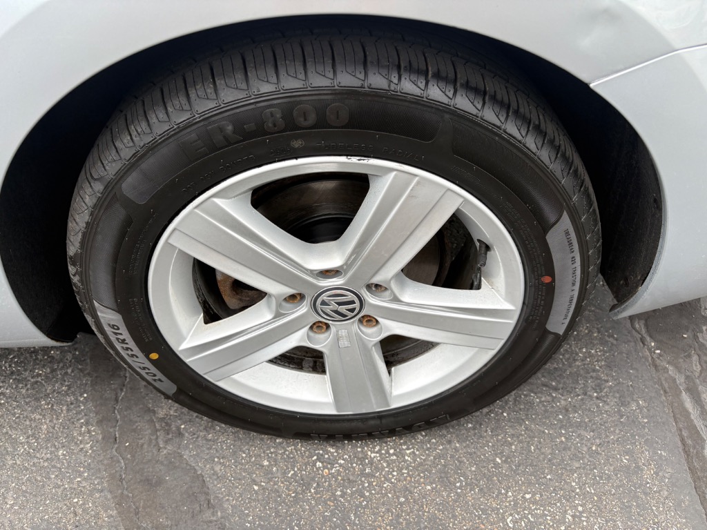 2015 Volkswagen Golf SportWagen 52