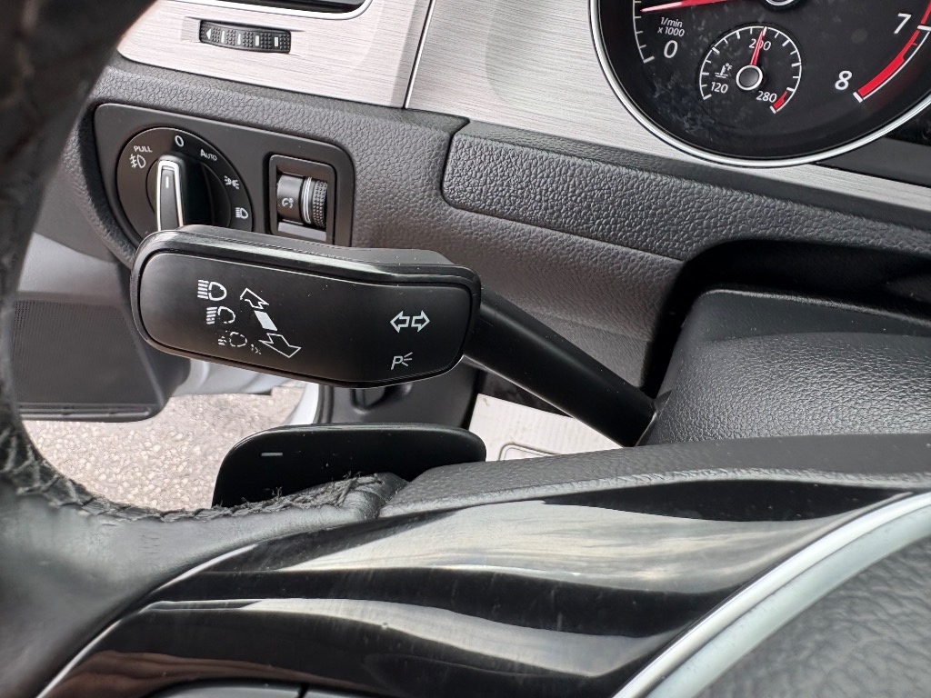 2015 Volkswagen Golf SportWagen 25