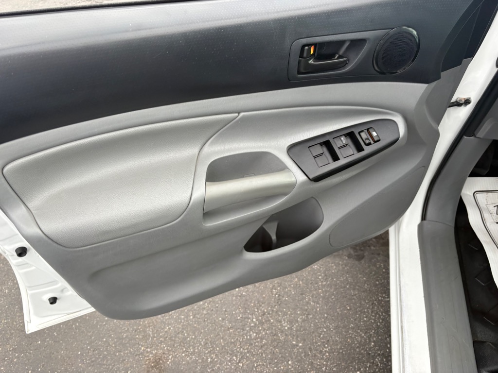 2012 Toyota Tacoma Base - Photo 18